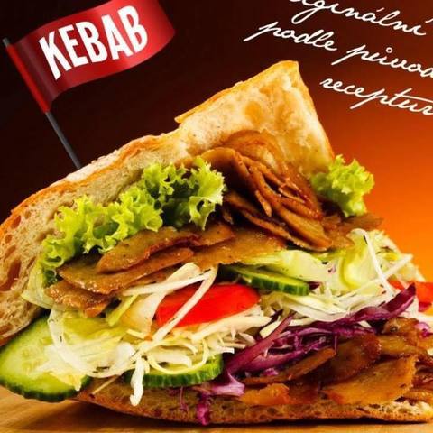 Kebab s masem, zeleninou a omáčkou